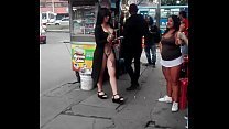 Que rico cuerpo tiene esta puta