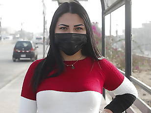 Big ass Venezuelan Ginezflowrs lost in Lima tries her first black cock with unknown brunette