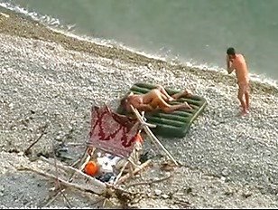 BEACH VOYEUR 148