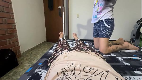 Hot Tinder Date me da la mejor mamada y se lo traga todo