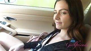 Looking fineon this date before she sucks on that cock in the car