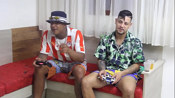 MEU AMIGO FUROU MEU OLHO
