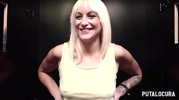 PutaLocura – La hermosa española Yari tragando mucha lefa en este morboso gloryhole.