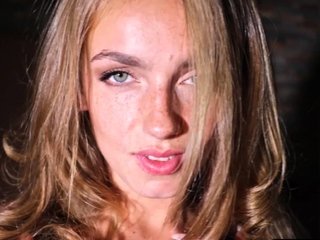 Polish blonde babe exposes her big boobs