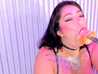 Amateur brunette ariana marie solo toying