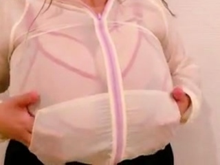 Big boob brunette masturbates on webcam