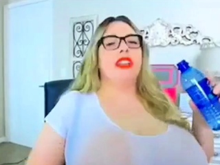 Big-Titted Blonde BBW on Webcam