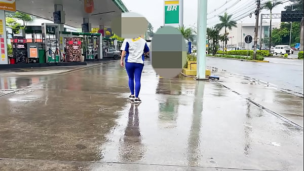 Frentista gostosa caiu na net dando o cu pro gerente do posto