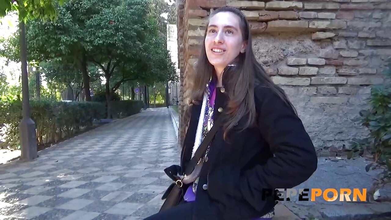 Carolina Lorca’s first casting: She’s 18 and Virgin! O.o