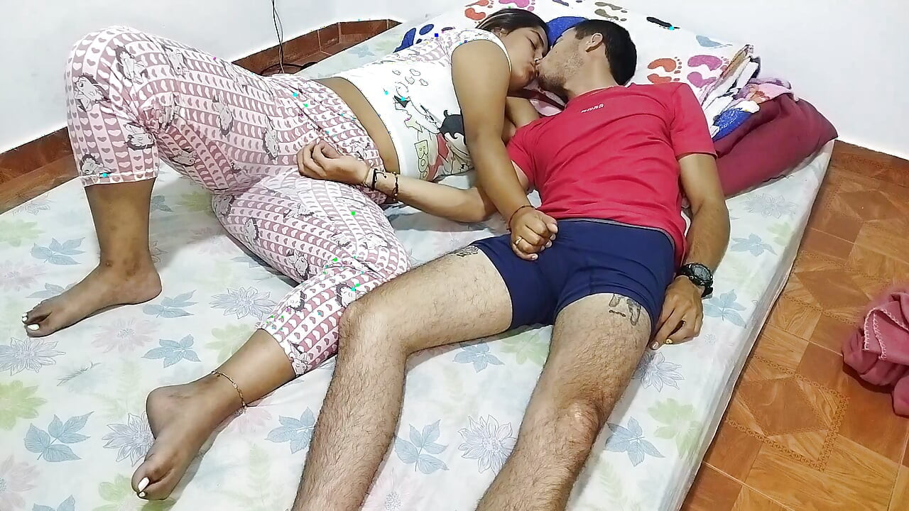 I fuck my girlfriend’s friend while she prepares food Creampie – Hardcore Sex – Cuckold – Porn in Spanish